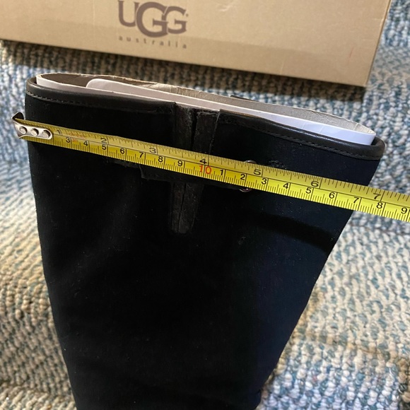 Women Ugg boots - Picture 10 of 10